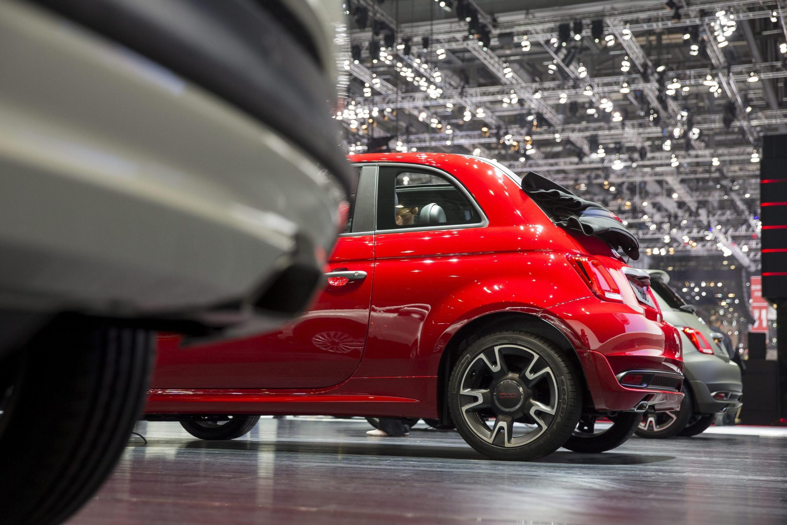 Auto, pro e contro del noleggio a lungo termine Auto, pro e contro del noleggio a lungo termine