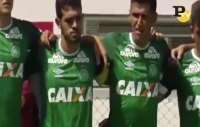 La Chapecoense ritorna in campo dopo il disastro aereo