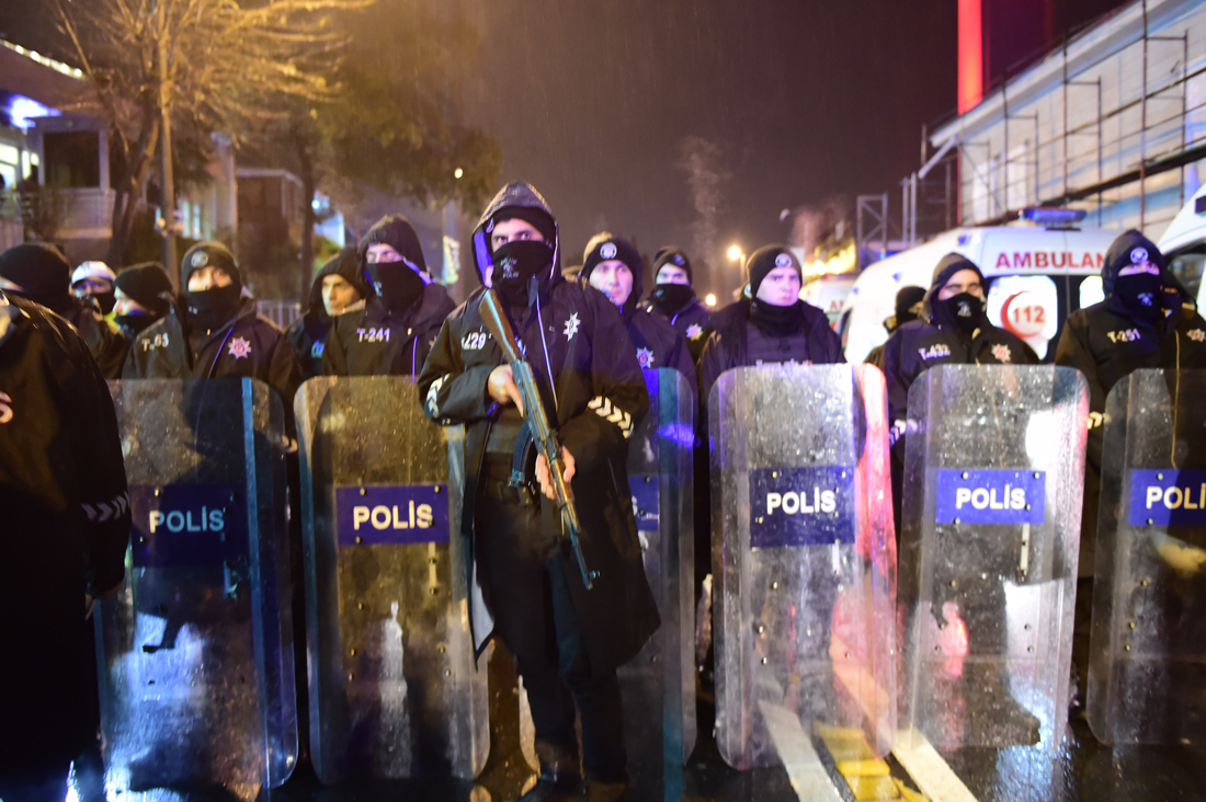 Istanbul, attentato al night club: ISIS rivendica – FOTO e VIDEO