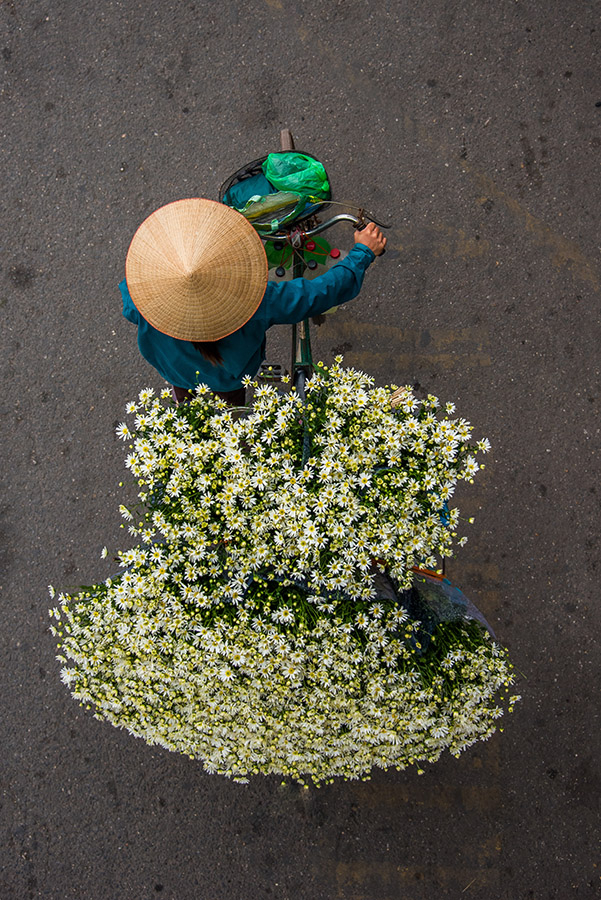 Hanoi, i venditori di strada visti dall’alto