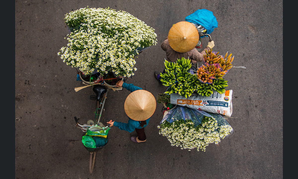 Hanoi, i venditori di strada visti dall’alto