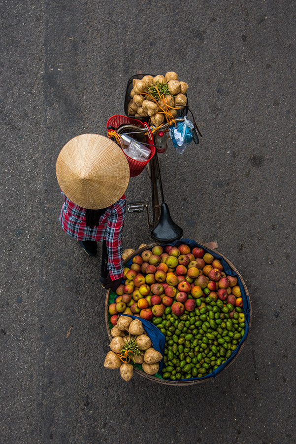 Hanoi, i venditori di strada visti dall’alto