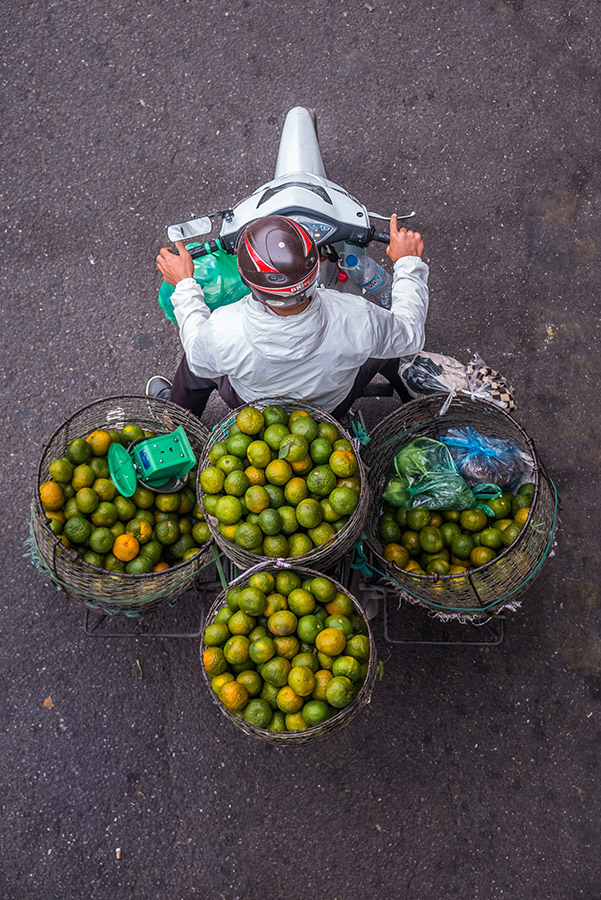 Hanoi, i venditori di strada visti dall’alto