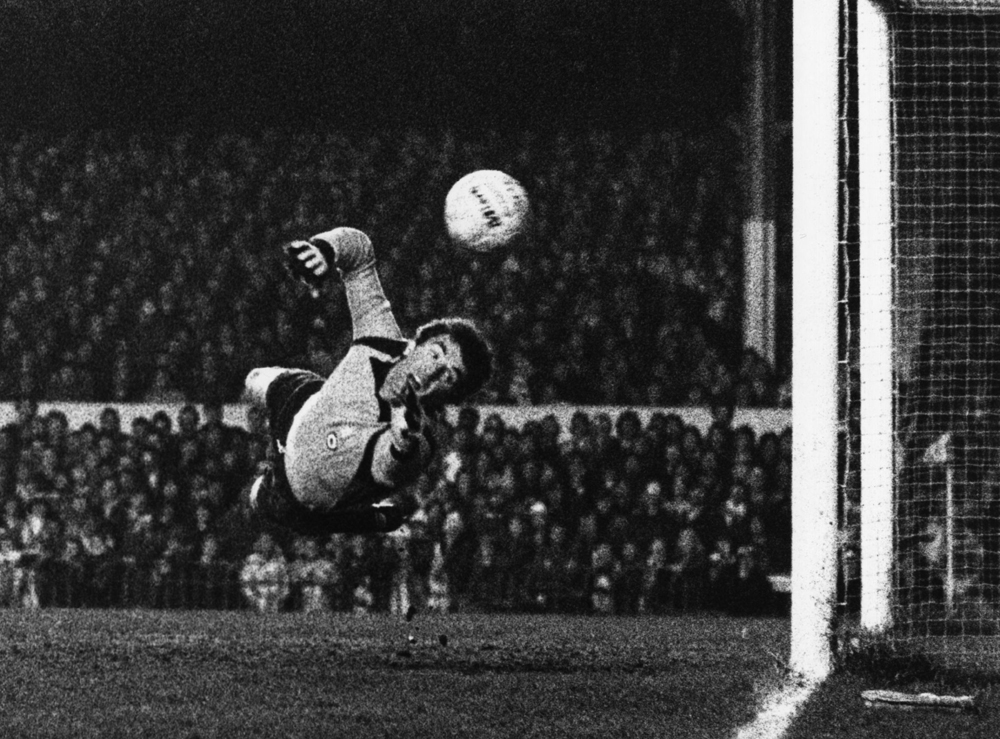 Buon compleanno Dino Zoff, l’iridato di Spagna ’82 compie 75 anni Buon compleanno Dino Zoff, l’iridato di Spagna ’82 compie 75 anni