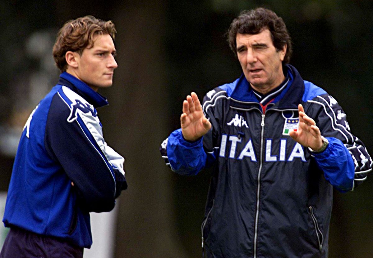 Buon compleanno Dino Zoff, l’iridato di Spagna ’82 compie 75 anni Buon compleanno Dino Zoff, l’iridato di Spagna ’82 compie 75 anni