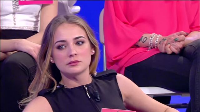 Uomini e Donne: scintille tra Luca e Marco, Soleil contesa dai tronisti Uomini e Donne: scintille tra Luca e Marco, Soleil contesa dai tronisti