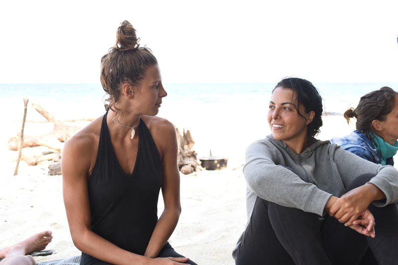 Isola dei Famosi 12: tutti contro Raz Degan, la Barale in studio per sostenerlo Isola dei Famosi 12: tutti contro Raz Degan, la Barale in studio per sostenerlo