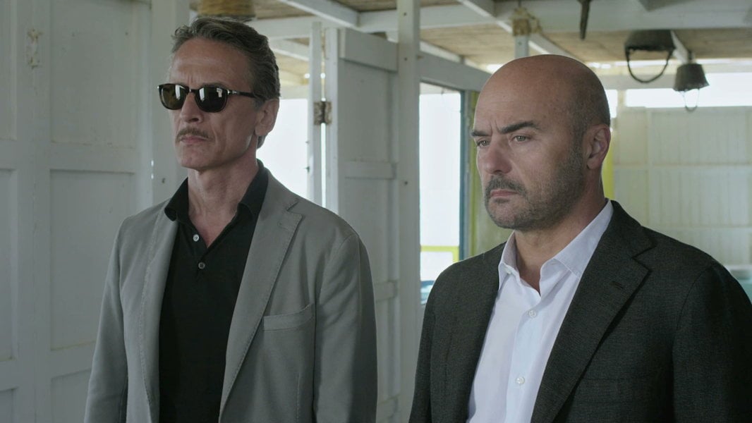 Montalbano: sesso, bugie e vizi di famiglia – La recensione Montalbano: sesso, bugie e vizi di famiglia – La recensione
