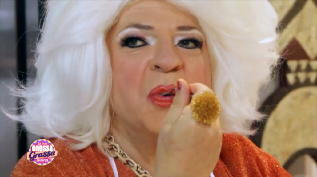 La mia grossa grassa cucina: al via il cooking show con Platinette La mia grossa grassa cucina: al via il cooking show con Platinette