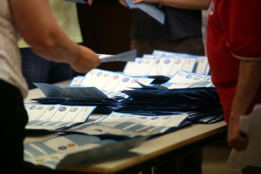 Gli italiani e il voto: ecco cosa dicono gli ultimi sondaggi Gli italiani e il voto: ecco cosa dicono gli ultimi sondaggi