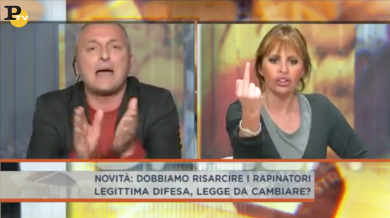 Alessandra Mussolini, lite e dito medio a Martinelli in diretta tv | video