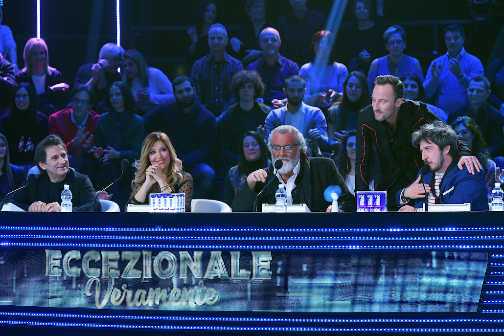 Eccezionale Veramente: al via la seconda edizione, conduce Francesco Facchinetti Eccezionale Veramente: al via la seconda edizione, conduce Francesco Facchinetti