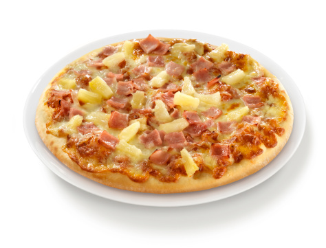 La pizza all’ananas diventa un caso “social”