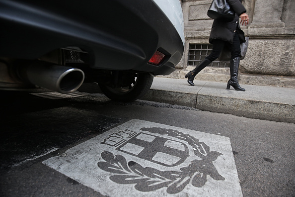 Smog, arrivano i manifesti “mangia-polveri”