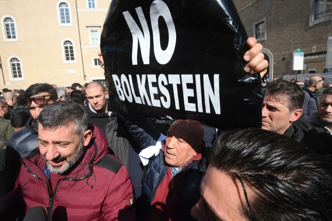 Milleproroghe 2017: perché i tassisti protestano