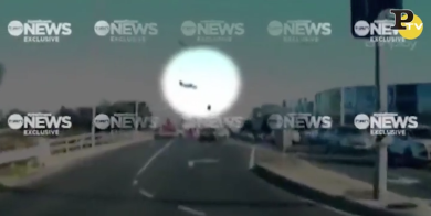 Incidente aereo a Melbourne: il video dello schianto sul centro commerciale