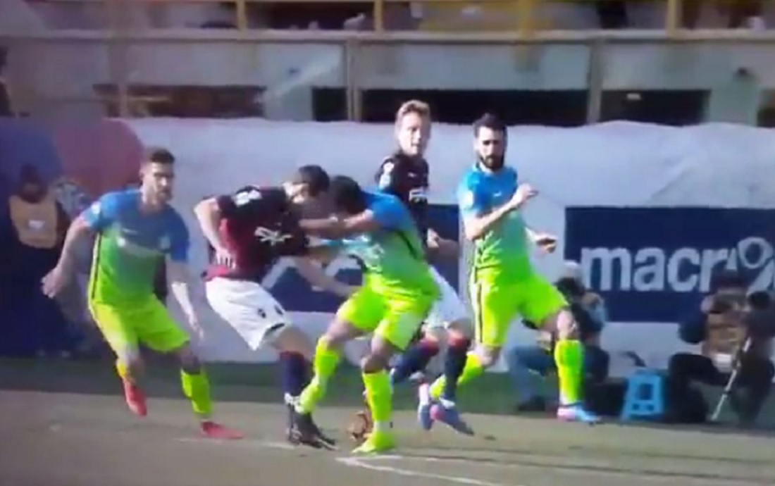 25a giornata, errori arbitrali: Mazzoleni, che svista. Manca un rigore al Bologna