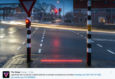 Olanda, strisce a LED per pedoni distratti dallo smartphone