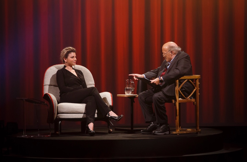 L’Intervista: Emma Marrone protagonista del faccia a faccia con Maurizio Costanzo