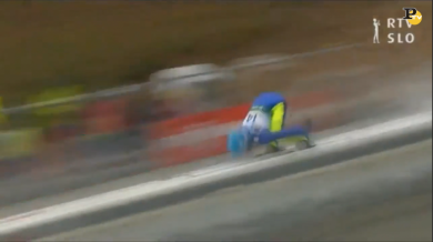 Salto con gli sci: la caduta della cinese Chang | video