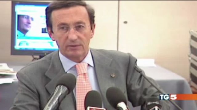 Gianfranco Fini indagato per riciclaggio