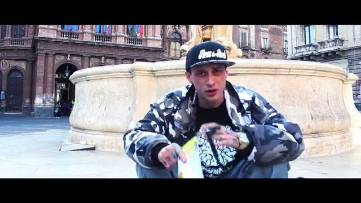 Galleria foto 'I 10 video rap italiani che hanno fatto la storia' - foto 5