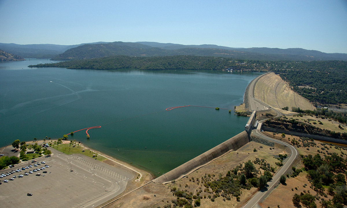 La diga della California in stato di emergenza – Foto