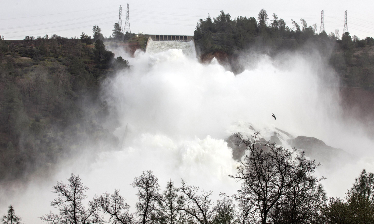 La diga della California in stato di emergenza – Foto La diga della California in stato di emergenza – Foto