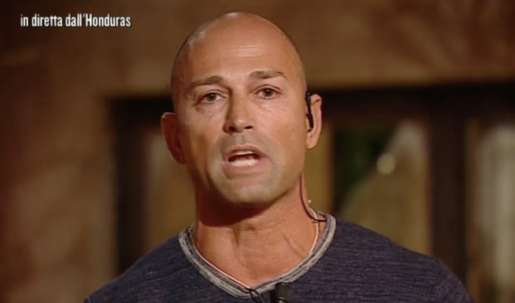 Isola dei Famosi 12: Andrea Marcaccini in studio, flirt tra Bettarini e la Mello