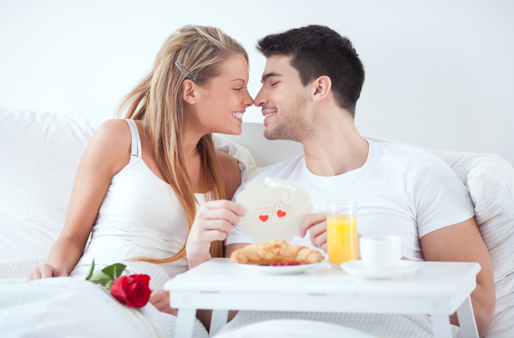 A San Valentino le donne non sanno rinunciare alla colazione a letto