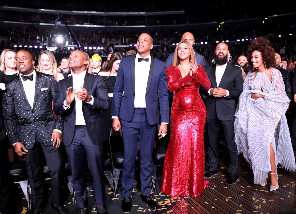 Beyoncé incinta incanta ai Grammy Awards Beyoncé incinta incanta ai Grammy Awards