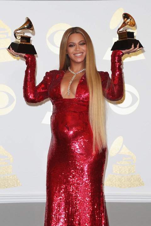 Beyoncé incinta incanta ai Grammy Awards Beyoncé incinta incanta ai Grammy Awards