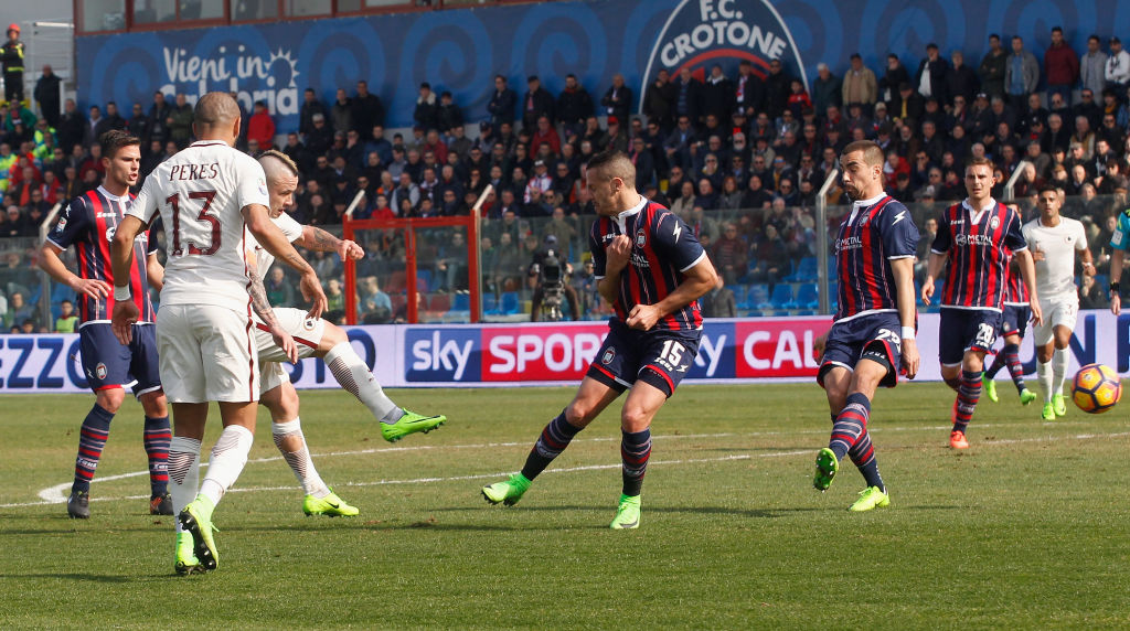Serie A: la doppietta di Higuain in Cagliari – Juve e la 24a giornata in foto Serie A: la doppietta di Higuain in Cagliari – Juve e la 24a giornata in foto