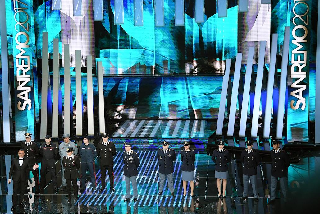 Sanremo 2017: Zucchero conquista tutti, Crozza show con la De Filippi nella Finale