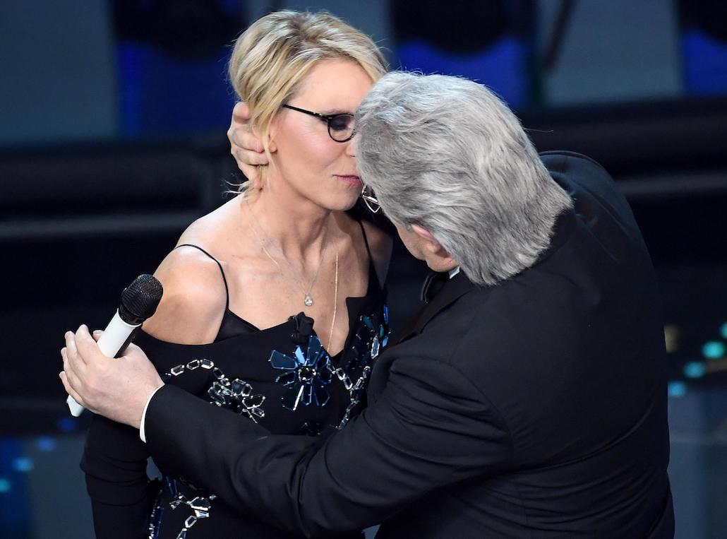 Sanremo 2017: Zucchero conquista tutti, Crozza show con la De Filippi nella Finale