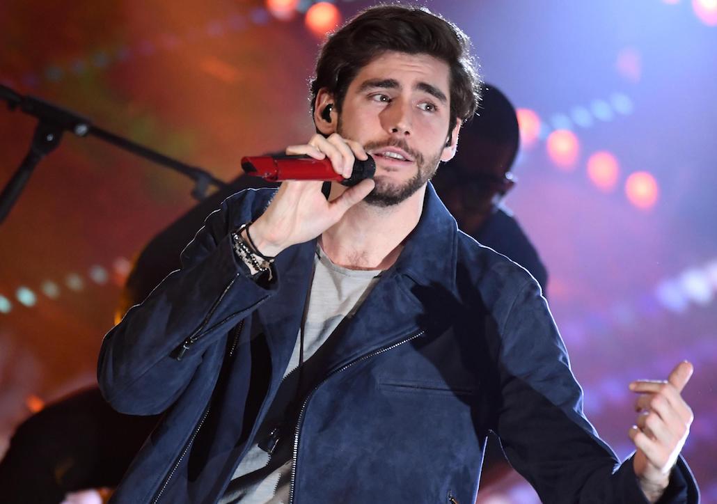 Sanremo 2017: Zucchero conquista tutti, Crozza show con la De Filippi nella Finale