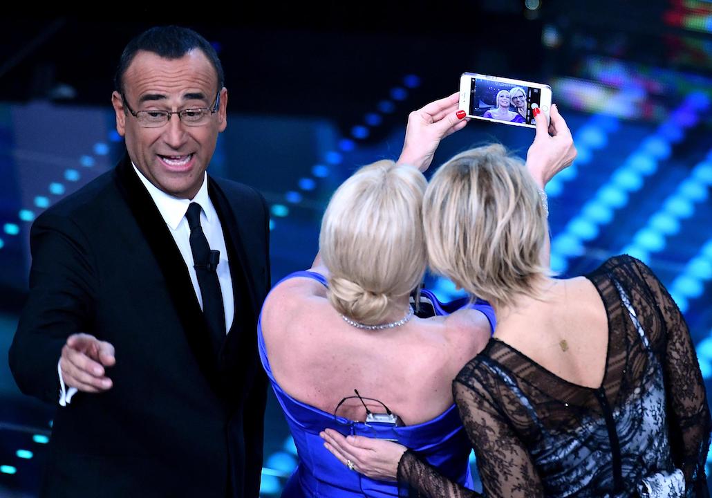 Sanremo 2017: Crozza attacca Renzi, Virginia Raffaele si trasforma nella Milo