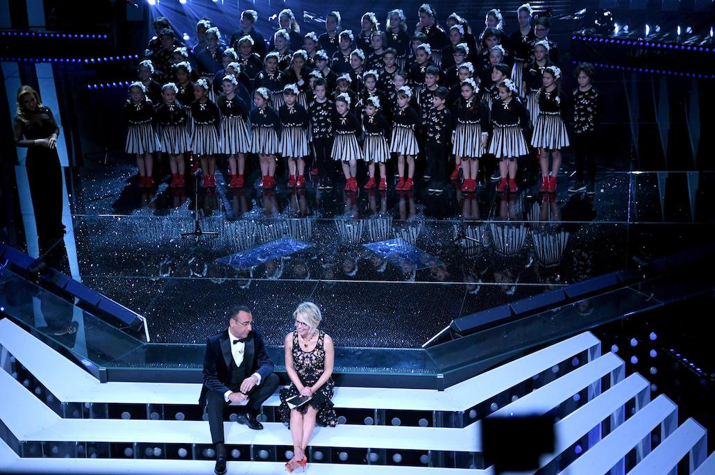 Sanremo 2017: Crozza fa Bergoglio, Mika contro le discriminazioni