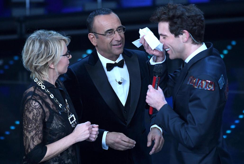 Sanremo 2017: Crozza fa Bergoglio, Mika contro le discriminazioni