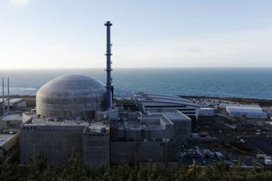 Francia: esplosione in centrale nucleare a Flamanville | video