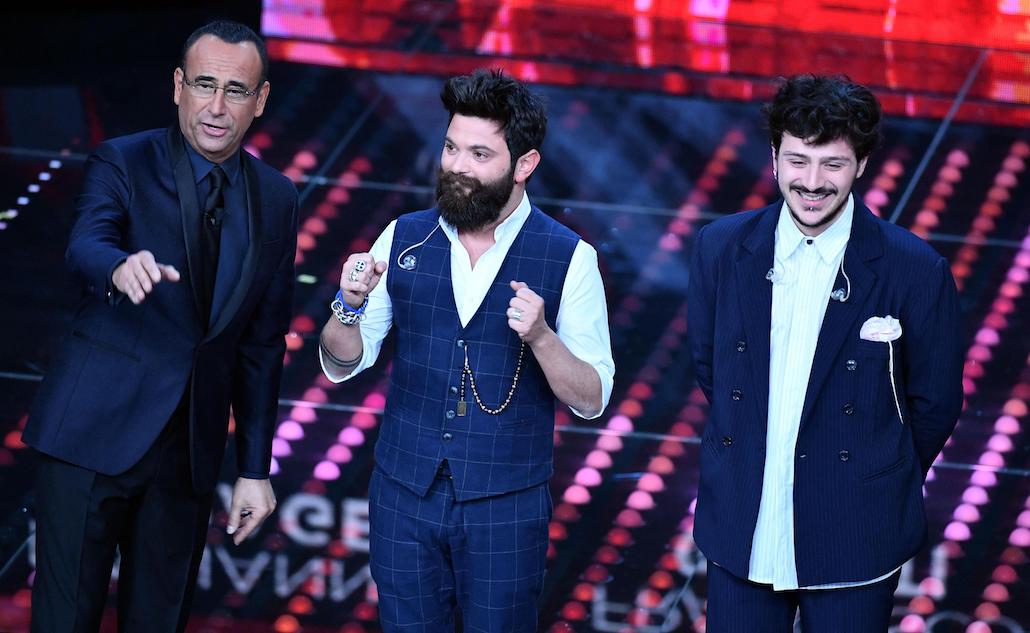 Sanremo 2017: Totti show al Festival, Robbie Williams bacia la De Filippi