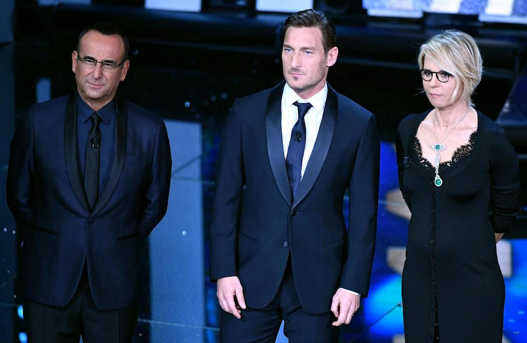 Sanremo 2017: Totti show al Festival, Robbie Williams bacia la De Filippi