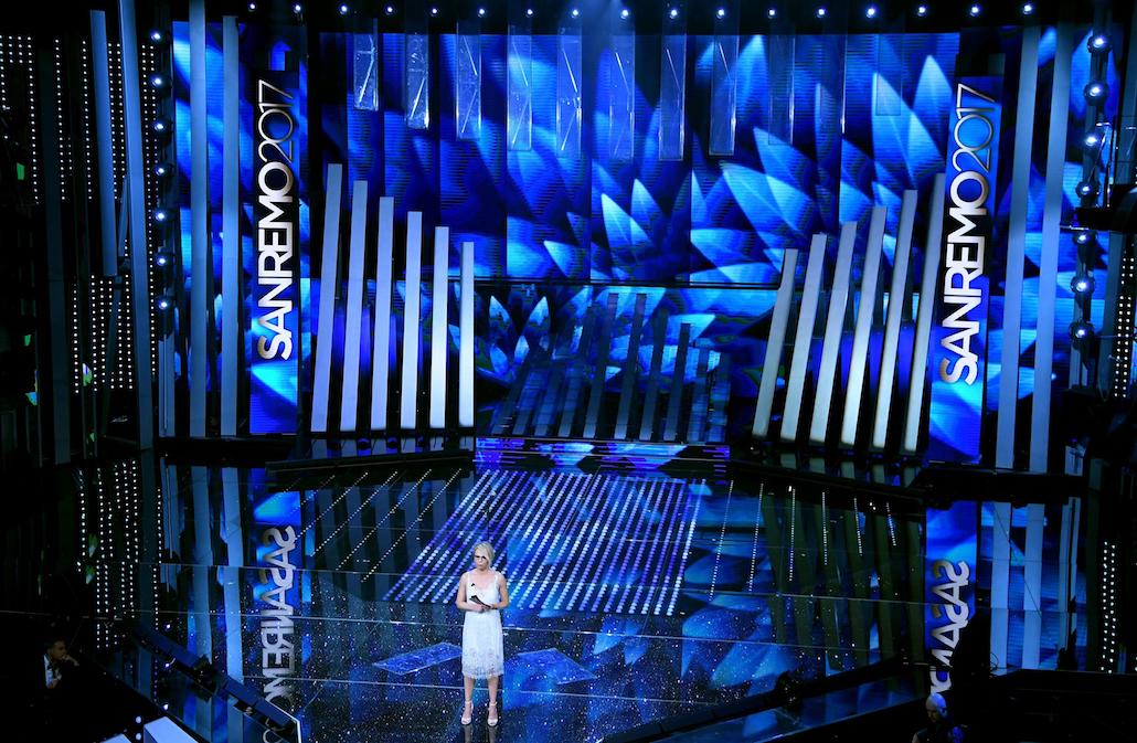 Sanremo 2017: Maria De Filippi superstar, Crozza attacca Salvini