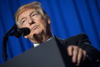 Il dietro-front di Trump sulla Nato: “Gli Usa la sostengono con forza”