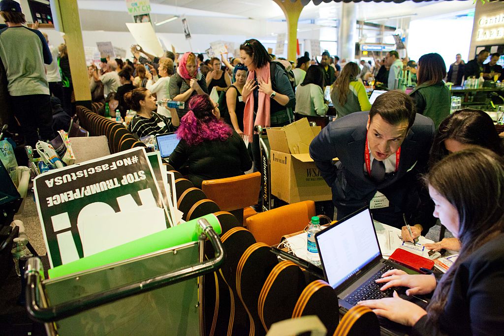 Bando all’immigrazione, Trump fra la Silicon Valley e i giudici