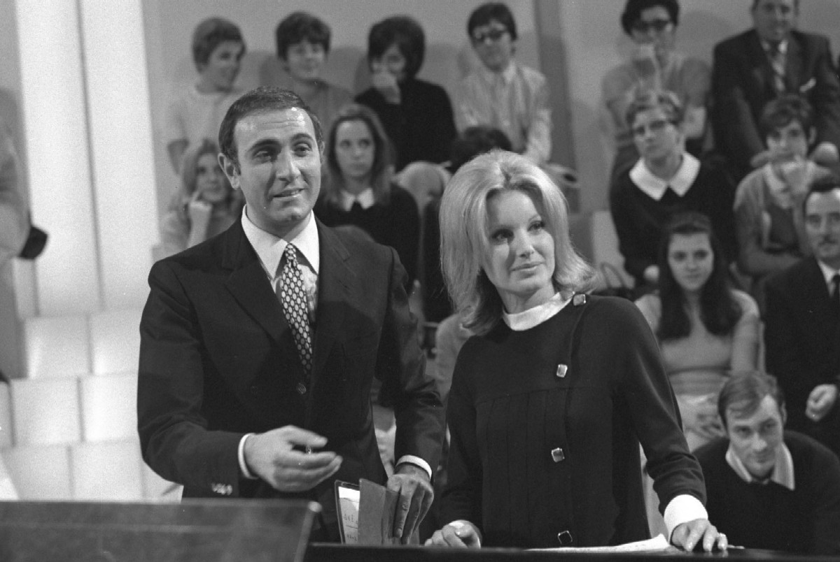 Festival di Sanremo: da Baudo a Conti, i conduttori e i cachet da record Festival di Sanremo: da Baudo a Conti, i conduttori e i cachet da record