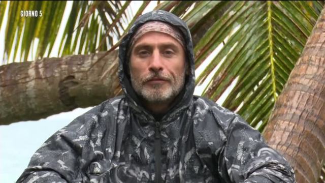 Isola dei Famosi 12: espulso il modello Andrea Marcaccini Isola dei Famosi 12: espulso il modello Andrea Marcaccini