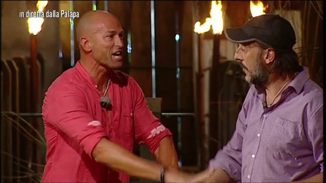 Isola dei Famosi 12: espulso il modello Andrea Marcaccini Isola dei Famosi 12: espulso il modello Andrea Marcaccini