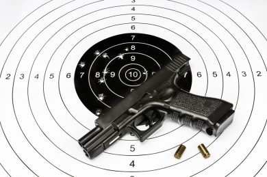 Legittima difesa: perché in Italia aumentano le licenze per il tiro sportivo