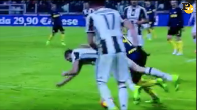 Simulazione di Chiellini: il “tuffo” in Juventus-Inter | video